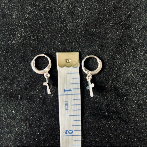 Sterling Silver Cross Hoop Earring 🙏 ✝️ - Picture 8 of 8